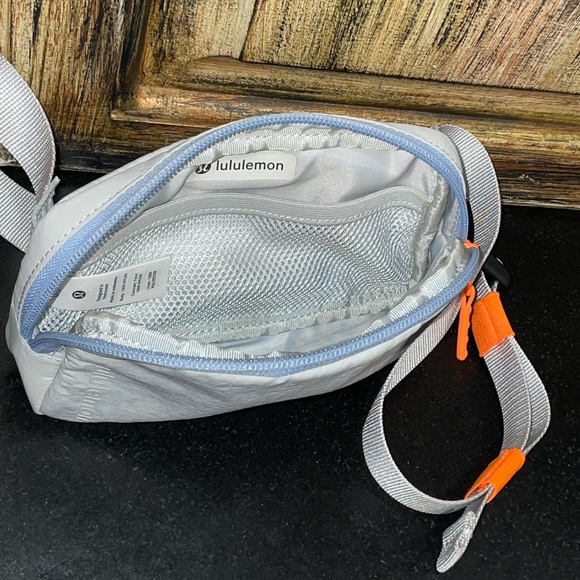 Lululemon Athletica Mini Belt Bag - Vapor VPOR release 2022 Rare - Picture 8 of 11